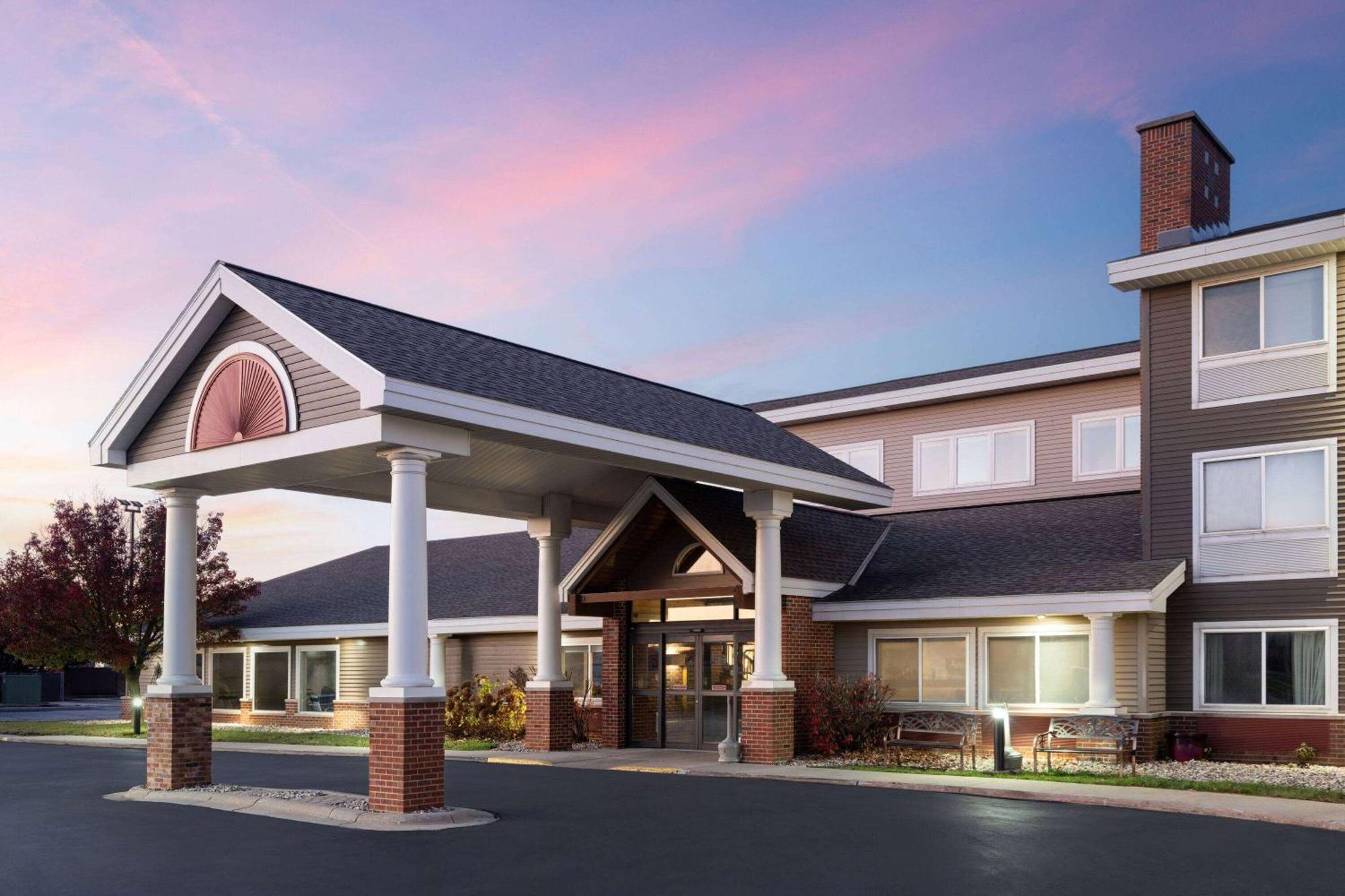Americinn By Wyndham Beaver Dam Exteriér fotografie